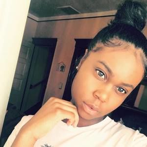 Meet your Posher, Dionna